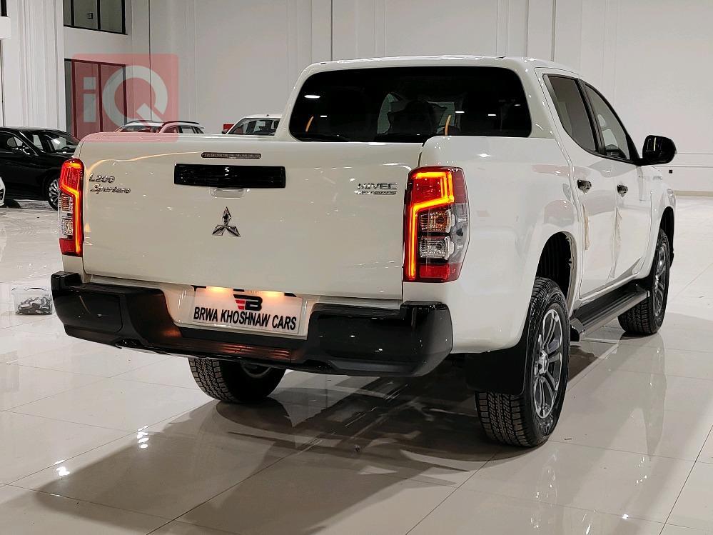 میتسوبیشی L200